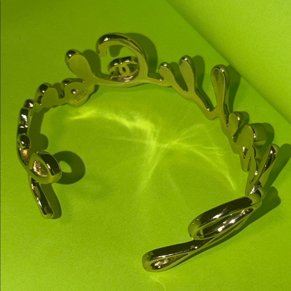 Gabrielle Chanel CC Script Cuff - Picture 7 of 11